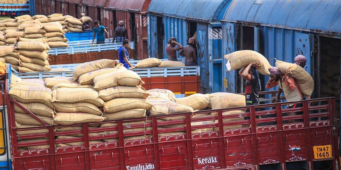 मध्य प्रदेश में गरीबों के राशन और किसानों की यूरिया की कालाबाजारी, मुख्यमंत्री ने खुद लिया संज्ञान मध्य प्रदेश में गरीबों के राशन और किसानों की यूरिया की कालाबाजारी, मुख्यमंत्री ने खुद लिया संज्ञान