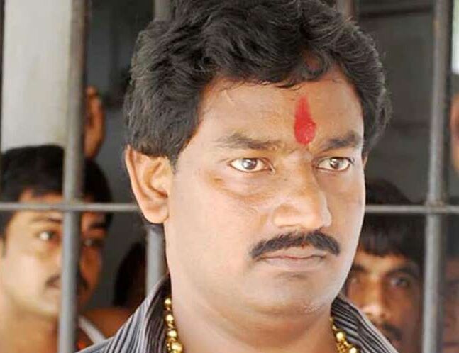 साधारण डाक से कारतूस भेज डॉक्टर से 50 लाख रंगदारी मांगने वाले रीतलाल को तेजस्वी ने बनाया अपना उम्मीदवार