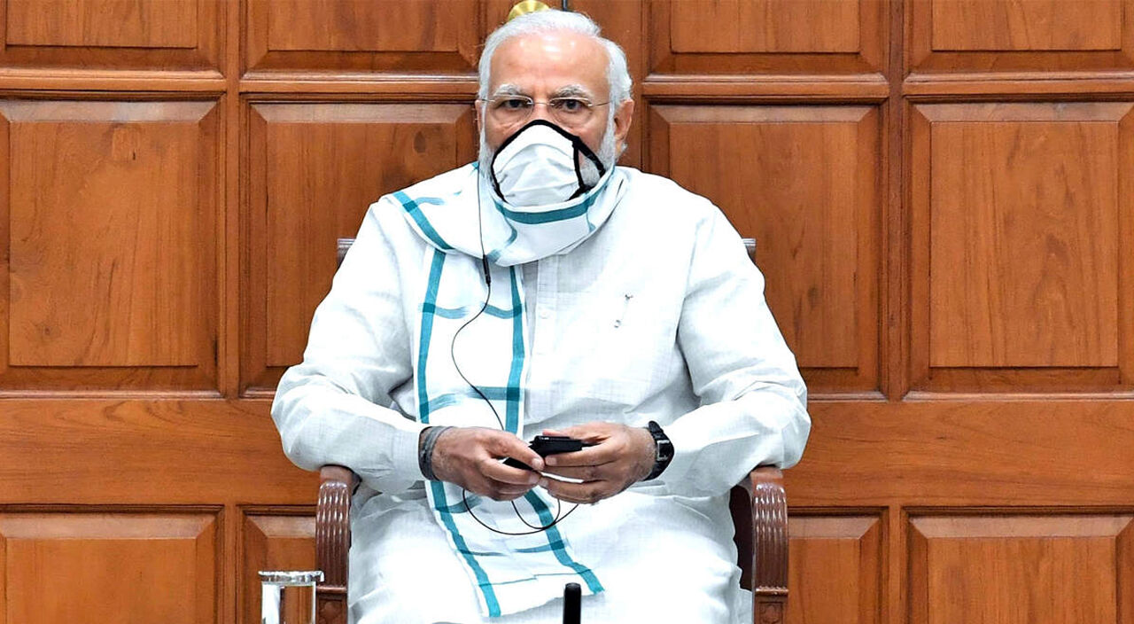 इंदिरा गांधी का आपातकाल खुला और आमने-सामने था, आज तानाशाही एक मास्क पहनती है