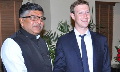 केंद्रीय मंत्री रविशंकर ने जकरबर्ग को लिखा शिकायती पत्र, कहा फेसबुक के अधिकारी देते हैं पीएम मोदी को गाली