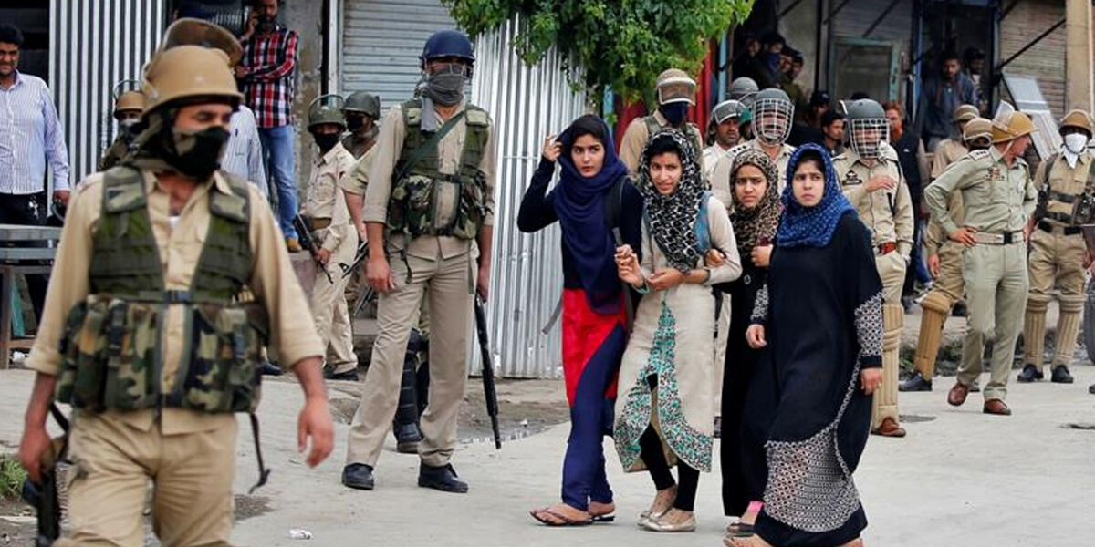 कश्मीर: राष्ट्रवाद की चक्की में पिस रही है कानून-व्यवस्था