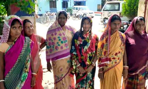 गरीब महिलाओं को 40 हजार लोन का दिया झांसा और उड़ा लिए उनके ही खातों के रुपये