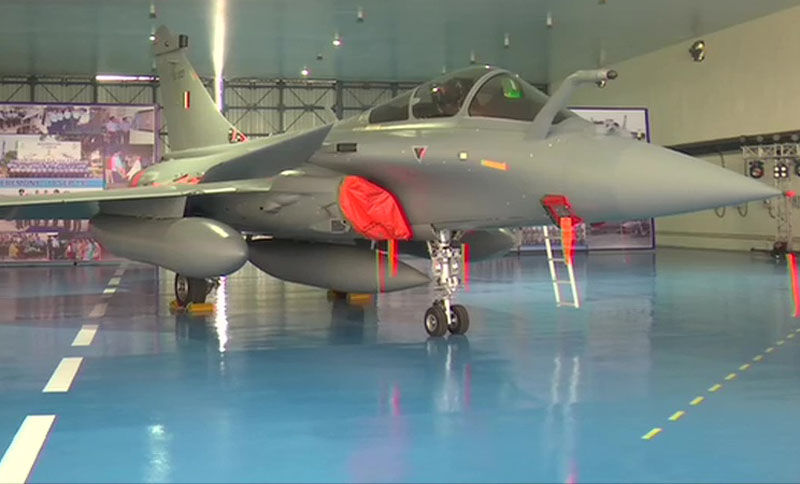 भारत के रक्षा बेड़े में आज शामिल हो जाएगा राफेल, दिल्ली पहुंचीं फ्रांस की रक्षामंत्री