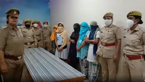 Sex Racket In UP :  पकड़ी गई लड़की निकली कोरोना पॉजिटिव, संपर्क में आए पुलिसकर्मियों के उड़े होश