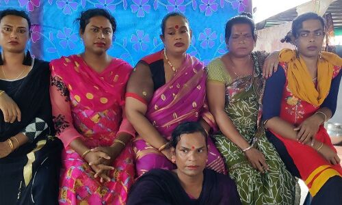 Ground report : दूसरों की खुशियों से जिन किन्नरों की चलती है रोटी, वो लॉकडाउन में हैं बदहाल Ground report : दूसरों की खुशियों से जिन किन्नरों की चलती है रोटी, वो लॉकडाउन में हैं बदहाल