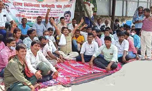 अब एंबुलेंस कर्मी गए हड़ताल पर, वेतन वृद्धि और प्रोत्साहन राशि की कर रहे मांग