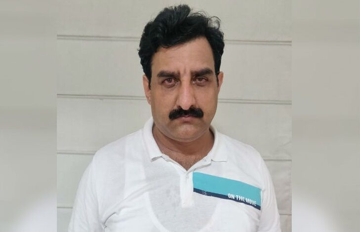 UP एसटीएफ ने न्यू वर्ल्ड इंडिया न्यूज चैनल के पूर्व प्रमुख संतोष मिश्रा को 9.72 करोड़ की ठगी में किया गिरफ्तार UP एसटीएफ ने न्यू वर्ल्ड इंडिया न्यूज चैनल के पूर्व प्रमुख संतोष मिश्रा को 9.72 करोड़ की ठगी में किया गिरफ्तार