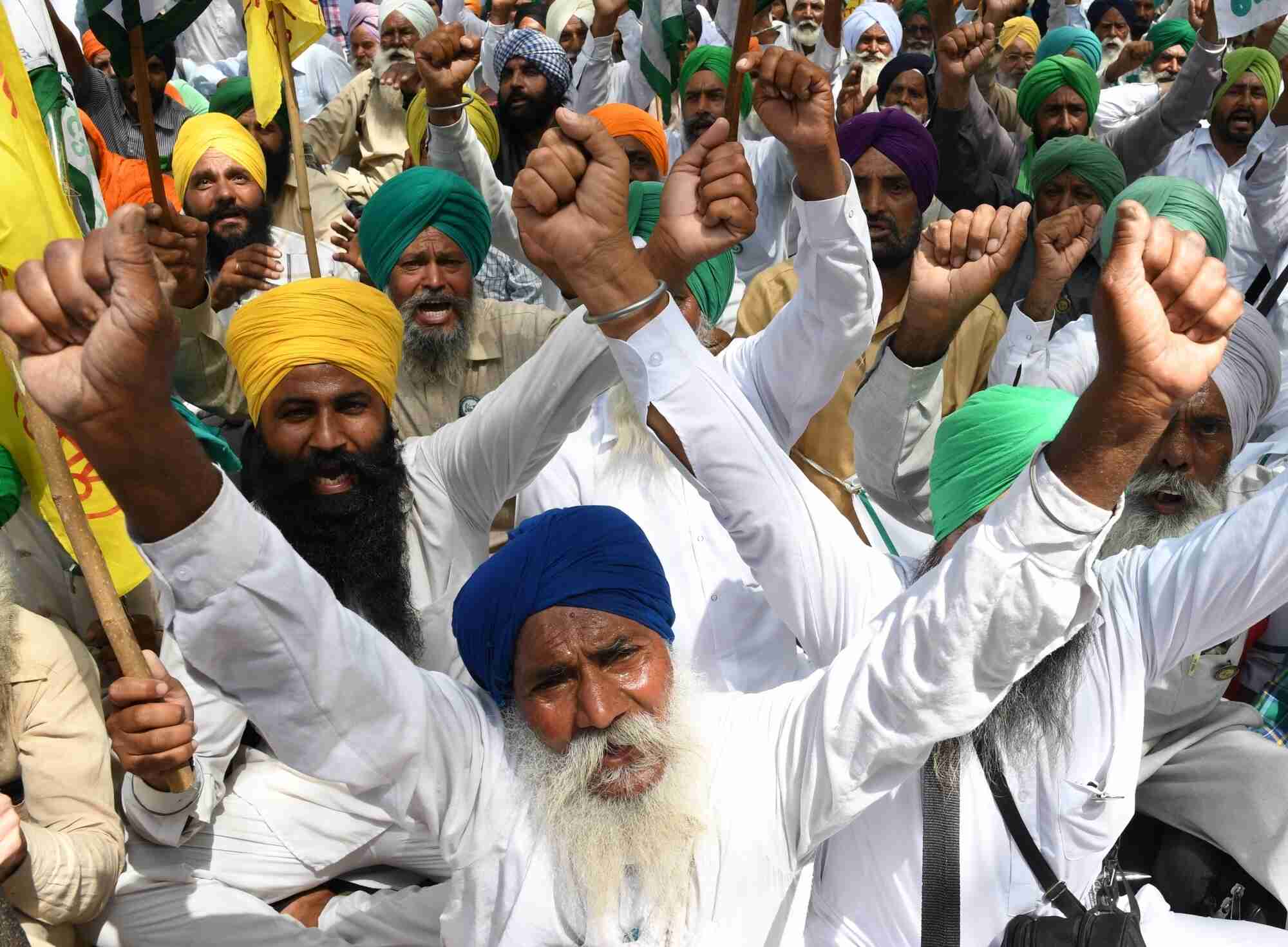 किसान बिल के खिलाफ पंजाब में किसान उतरे रेलवे पटरी पर, 26 सितंबर तक ट्रेनों का परिचालन बंद