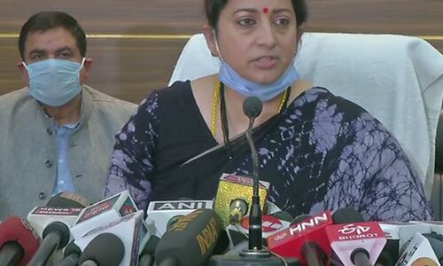 हाथरस पर पांच दिनों बाद महिला मामलों की मंत्री स्मृति ईरानी ने तोड़ी चुप्पी, राहुल पर हमला, योगी का बचाव