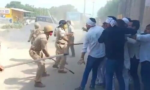 हाथरस: मीडिया से बात कर रहे थे रालोद नेता जयंत चौधरी तभी पुलिस ने कर दिया लाठीचार्ज,  कई घायल