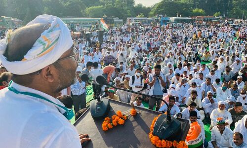 मुजफ्फरनगर से किसान न्याय यात्रा का हुआ आगाज, ट्रैक्टर चलाकर अजय कुमार लल्लू ने शुरू की यात्रा