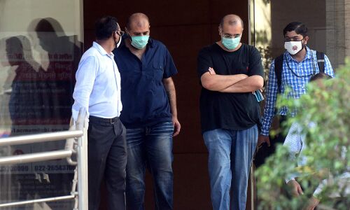 YES BANK धोखाधड़ी मामले में CBI की छापेमारी, वधावन बंधुओं के खिलाफ केस दर्ज