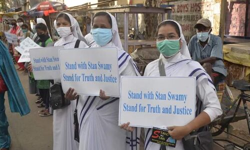 83 वर्षीय सामाजिक कार्यकर्ता स्टेन स्वामी की रिहाई के लिए झारखंड की जनता उतरी सड़कों पर