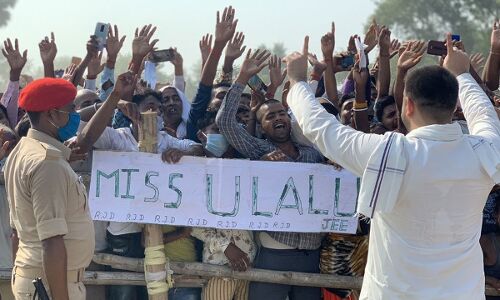 लॉकडाउन में मजदूरों से मुंह फेरने वाली सरकार के लिए विधानसभा में लॉकडाउन लगाए जनता- तेजस्वी यादव