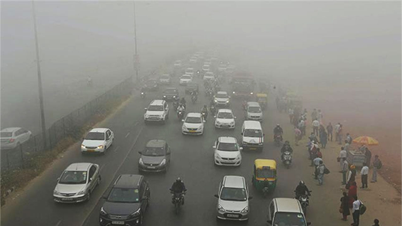 किसी रियलिटी शो से कम नहीं है दिल्ली में वायु प्रदूषण का सालाना जलसा