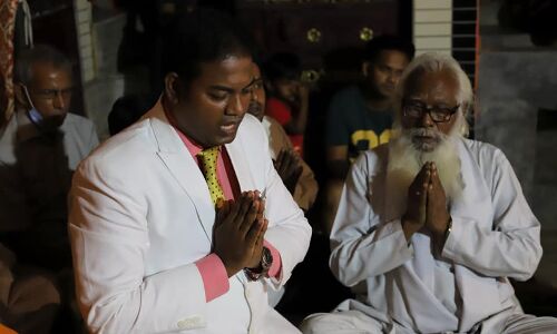 UP : हाथरस कांड के विरोध में 236 दलितों के हिंदू धर्म त्यागकर बौद्ध धर्म अपनाने के बाद पुलिस ने दर्ज की FIR