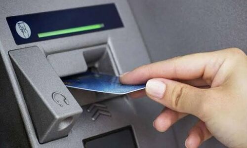 आपके पैसे पर अब मोदी सरकार का नया डाका, एटीएम से 5 हजार से ज्यादा निकाले तो देना पड़ेगा शुल्क