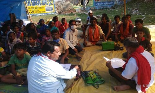 जिस गांव में राजीव गांधी सोनिया-राहुल को लेकर गए थे, उस गांव के 20 घरों को जला दिया वन विभाग ने