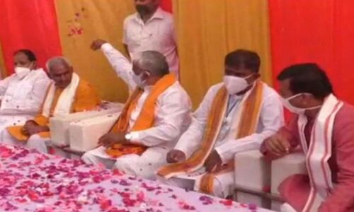 बलिया कांड पर विवादों में घिरे भाजपा विधायक सुरेंद्र सिंह पर यूपी बीजेपी प्रमुख ने बरसाए फूल