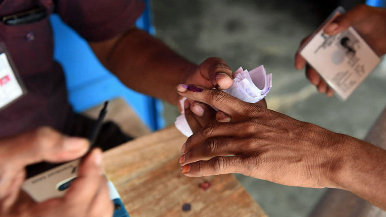 बिहार विधानसभा की 71 सीटों के लिए पहले चरण का मतदान आज, 1066 उम्मीदवारों के राजनीतिक भविष्य का होगा फैसला