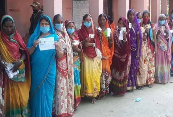 बिहार विधानसभा चुनाव : जानें पहले छह घंटों में कैसी रही वोटिंग, कहां कितना हुआ मतदान