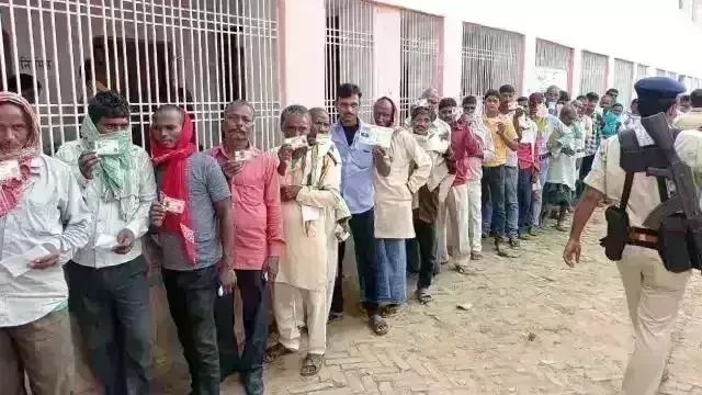 बिहार विधानसभा चुनाव: देखें अबतक कहां कितनी हुई वोटिंग, कोरोना काल में मतदान का क्या है हाल