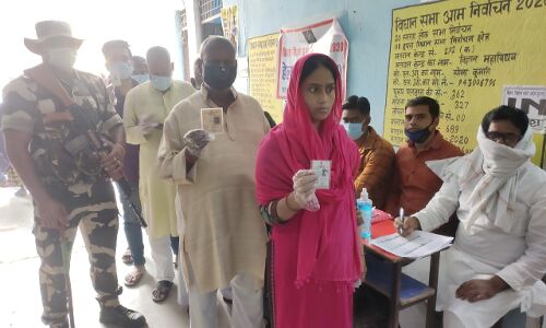 बिहार चुनाव: दूसरे चरण का मतदान जारी, जानें पहले 6 घंटे में कहां कितनी हुई वोटिंग