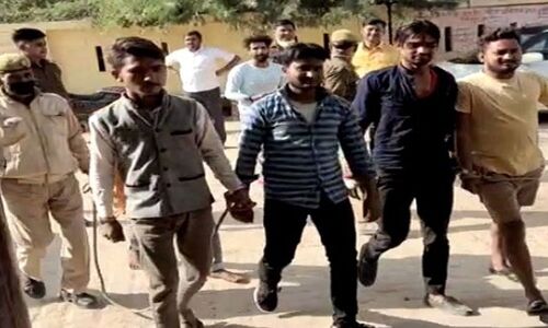 मथुरा: अब 4 हिंदू युवाओं ने मस्जिद में किया हनुमान चालीसा का पाठ, बोले भाईचारा बढ़ा रहे थे