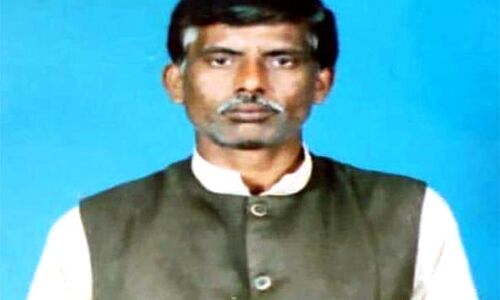 बिहार चुनाव में वोटिंग के बाद ईवीएम जमा करने गए पीठासीन अधिकारी की हो गई मौत बिहार चुनाव में वोटिंग के बाद ईवीएम जमा करने गए पीठासीन अधिकारी की हो गई मौत