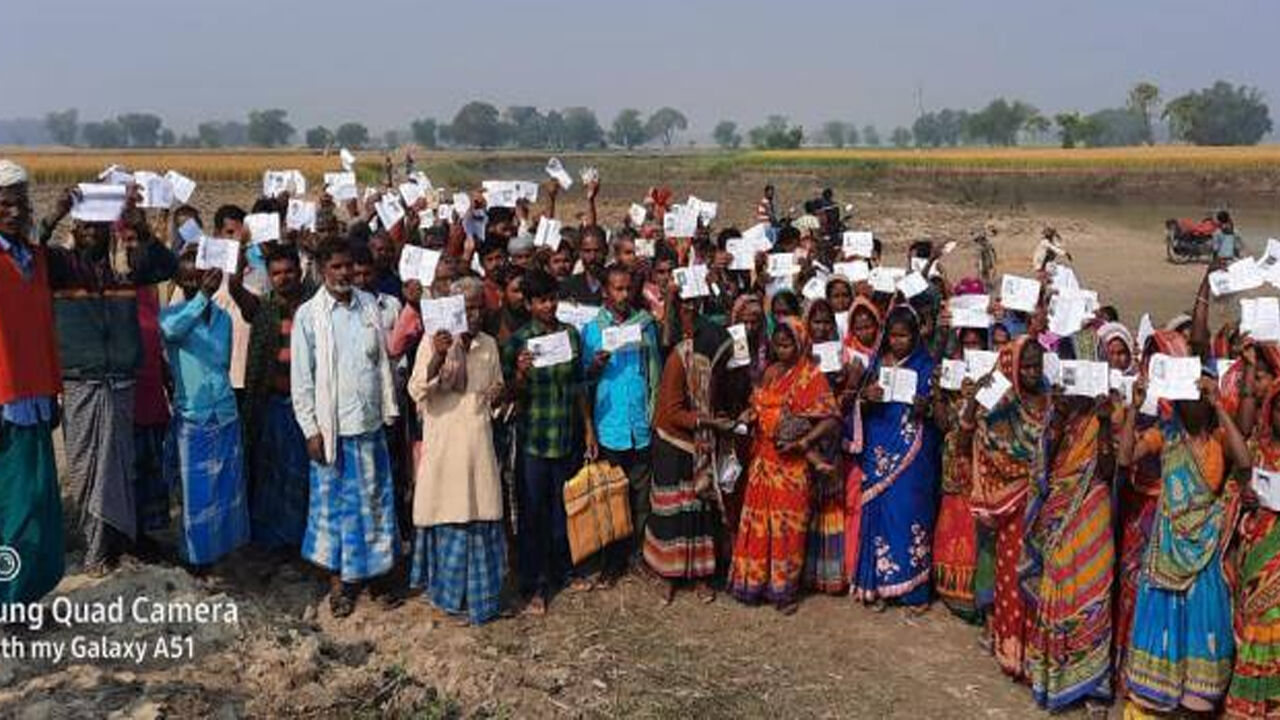 बिहार चुनाव: अपनी मांगों को लेकर कई गांवों ने किया मतदान का बहिष्कार, अधिकारी मनाने में जुटे