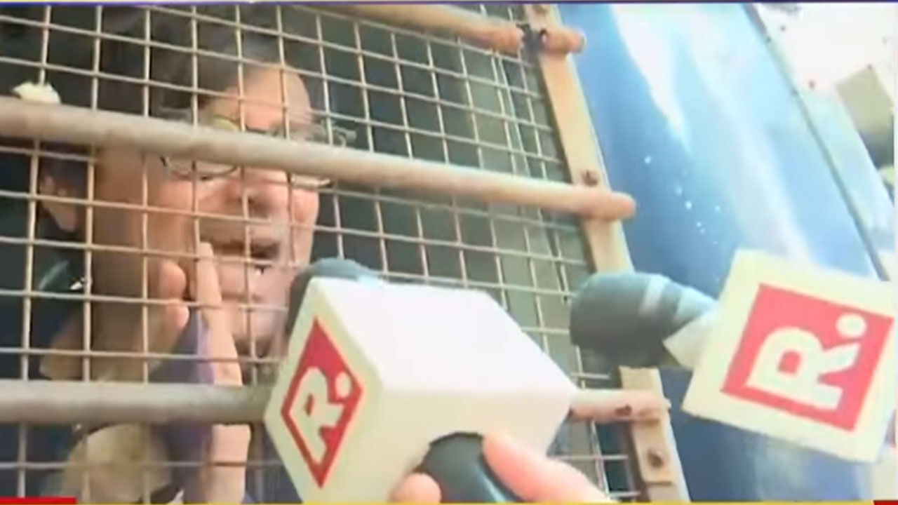 पुलिस ने मुझे जेल में घसीटा-मेरी जान को खतरा है, SC और केंद्र सरकार मदद करें- अर्णब गोस्वामी