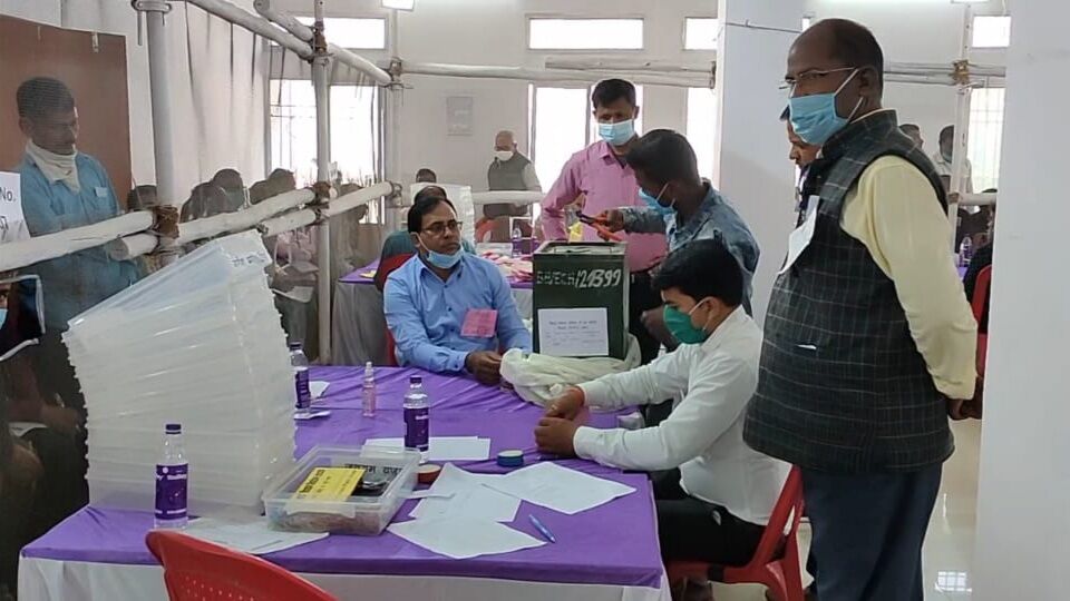 बिहार विधान परिषद के शिक्षक और स्नातक क्षेत्रों की मतगणना शुरू, 22 अक्टूबर को हुई थी वोटिंग
