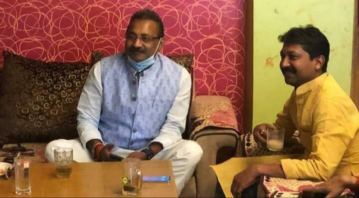 पूर्व मंत्री नरेंद्र सिंह नीतीश पर थे हमलावर, अब उनके बेटे व इस बार के एकमात्र निर्दलीय विधायक देंगे उन्हीं को समर्थन!