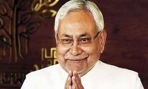 नीतीश ने राज्यपाल के समक्ष पेश किया सरकार बनाने का दावा, कल कुछ मंत्री भी लेंगे शपथ