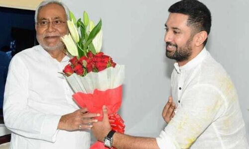 चिराग ने नीतीश पर कसा तंज, कहा उम्मीद है NDA के सीएम के रूप में आप कार्यकाल कर पायेंगे पूरा