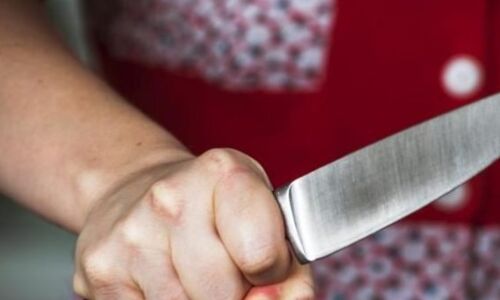 UP : तीसरी शादी करने जा रहा था 57 वर्षीय शख्स, पत्नी ने प्राइवेट पार्ट को चाकू से काटकर उतारा मौत के घाट