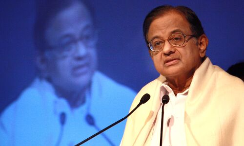 मोदी सरकार निरंकुशता-लाइसेंस और नियंत्रण का युग लायेगी वापस : पी चिदंबरम