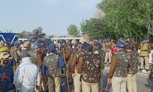Agriculture law : पीएम के ऐलान पर किसानों  को नहीं है भरोसा, MSP की गारंटी तक जारी रहेगा आंदोलन