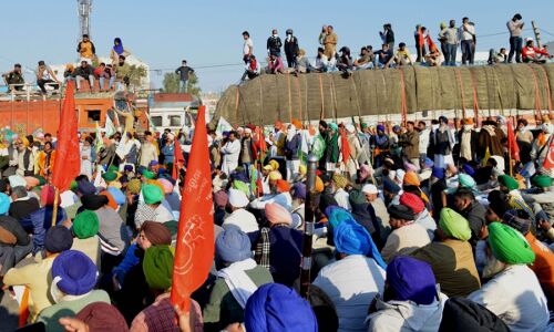 बुराड़ी मैदान में पीने का पानी और लंगर की व्यवस्था, लेकिन ठहरने के लिए कोई टेंट नहीं