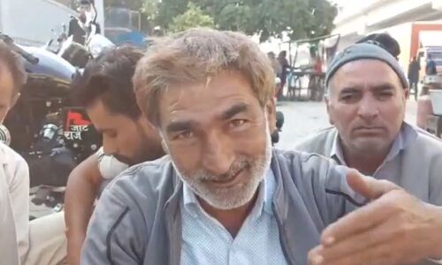 #FarmersProtest खट्टर के बयान से भड़के हरियाणा के किसानों ने पूछा हम पाकिस्तान से आए हैं? अमरिंदर भी नाराज