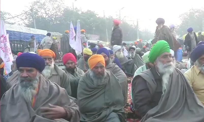 #FarmersProtest सिंघु बॉर्डर पर डटे हैं हजारों किसान, टिकरी बॉर्डर बंद, किसानों की चेतावनी सील कर देंगे दिल्ली