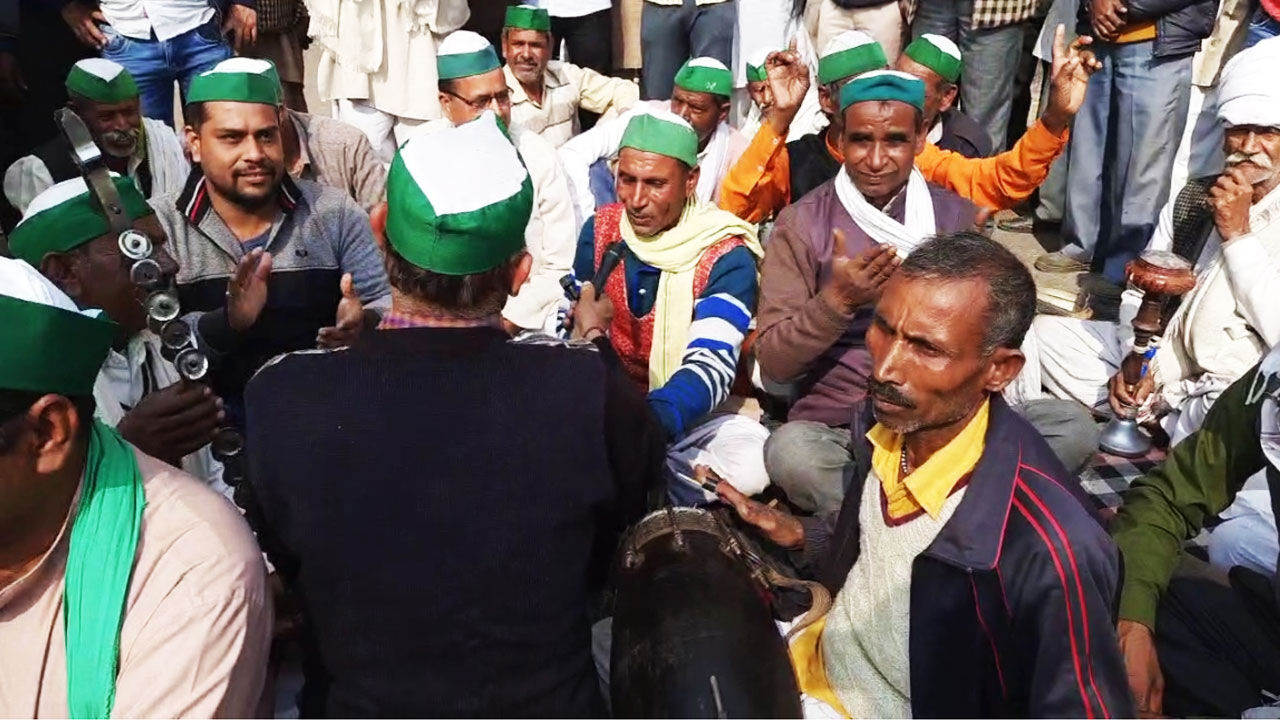 गाजीपुर बॉर्डर पर किसानों ने रागिनी गा कर किया कृषि कानूनों का विरोध