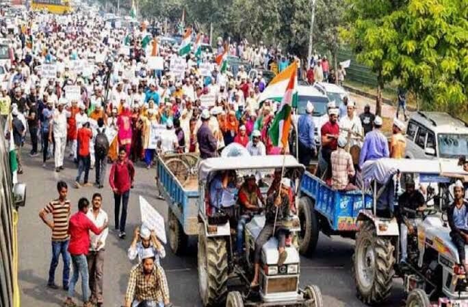 ट्विटर पर ट्रेंड हुआ बायकाट अडानी-अंबानी, किसान आंदोलन को सोशल मीडिया पर जबर्दस्त समर्थन