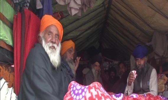 #FarmersProtest बाॅर्डर पर आज भी किसानों का विरोध-प्रदर्शन जारी, कानून रद्द करने से कम पर नहीं होंगे राजी #FarmersProtest बाॅर्डर पर आज भी किसानों का विरोध-प्रदर्शन जारी, कानून रद्द करने से कम पर नहीं होंगे राजी