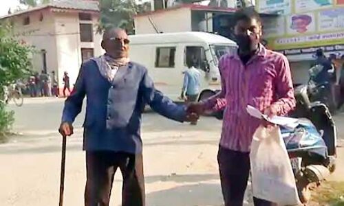 चीन व पाकिस्तान युद्ध में वीरता पर सरकार ने दी जमीन, भूमाफियाओं ने किया कब्जा, दर-दर गुहार लगा रहा सैनिक