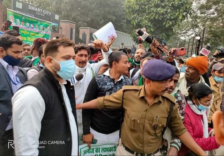कृषि कानून के विरुद्ध धरना को लेकर केस दर्ज, तेजस्वी की चुनौती- दम है तो गिरफ्तार करो