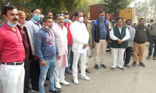 Bharat Bandh : मंडी शुल्क हटाने और किसानों के समर्थन में UP उद्योग व्यापार मंडल का प्रदर्शन