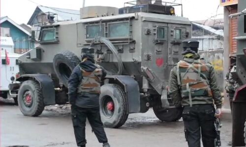 कश्मीर : पुलवामा में अल बदर के तीन आतंकी मारे गए, बारामूला में नागरिकों पर ग्रेनेड हमला