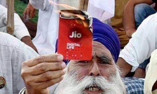 किसान आंदोलन का दूसरा चरण शुरू, अडानी-अंबानी के उत्पादों के बहिष्कार की देश से अपील