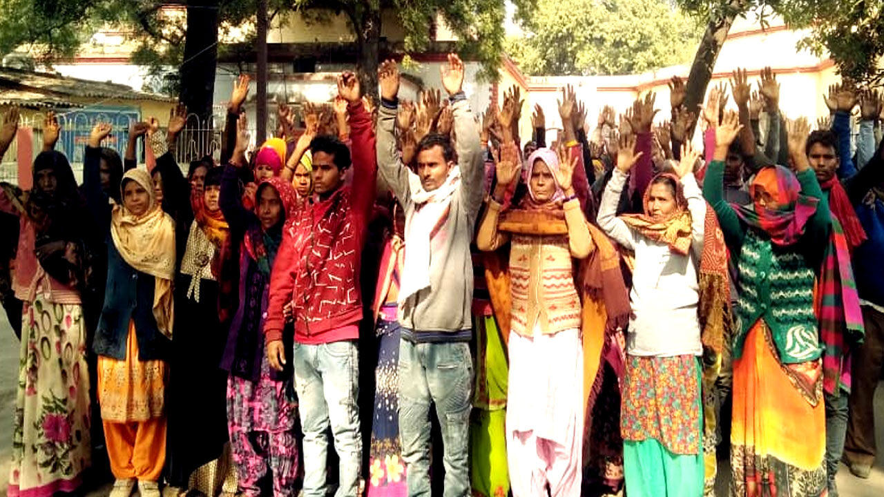 3 बच्चों की सनसनीखेज हत्या से आक्रोश में ग्रामीण, दोषियों को पकड़ने के बजाय ग्रामीणों का उत्पीड़न कर रही पुलिस